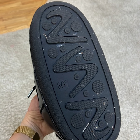Michael Kors Zelda Logo Snow Boots - Picture 4 of 10